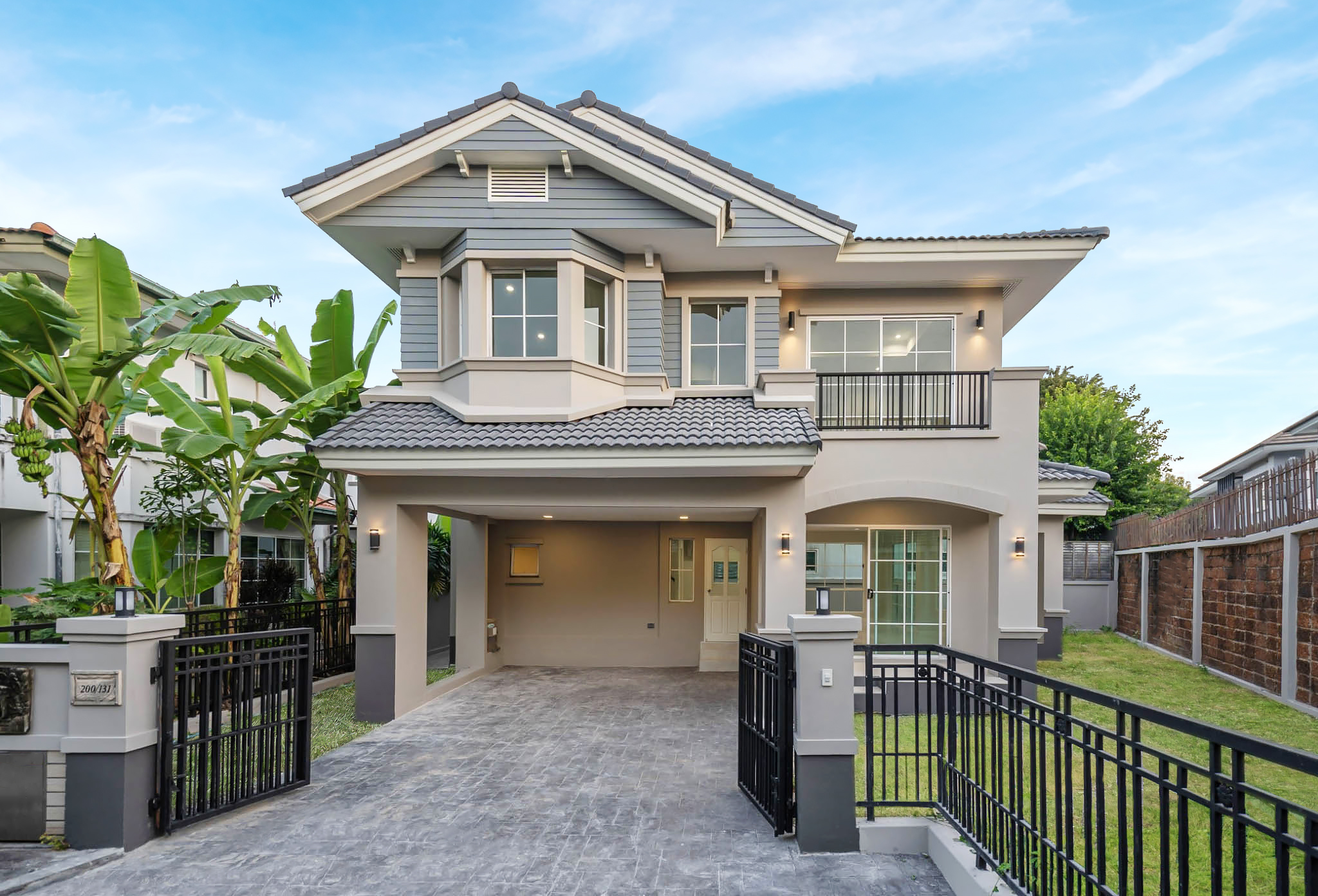 บ้านมือสองตกแต่งใหม่ โครงการ มัณฑนา วัชรพล-รามอินทรา2 หลังมุม เนื้อที่ 74.2 ตร.ว. ฟังก์ชัน 3 ห้องนอน 3 ห้องน้ำ จอดรถได้ 2 คัน พร้อม Living Room กว้างขวาง บนทำเลใจกลางเมือง! เชื่อมต่อทั้งถนนเกษตร-นวมินทร์, ลาดพร้าว, รัชโยธินฯ ใกล้ทางด่วน "รามอินทรา–อาจณรงค์" และรถไฟฟ้าสายสีน้ำตาล "สถานีโรงเรียนสตรีวิทยา2"...