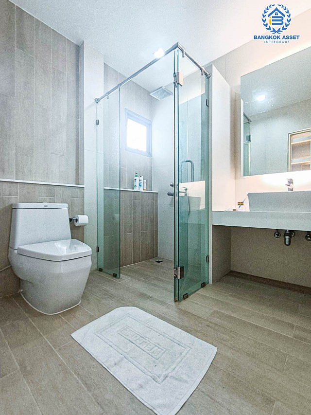 บ้านเดี่ยวมือสองนนทบุรี โครงการ เพอร์เฟค เพลส เอ็กซ์คลูซีฟ ราชพฤกษ์ #หลังมุม เนื้อที่กว้างขวางเกือบ 66 ตร.ว. ฟังก์ชัน 2 ห้องนอน 3 ห้องน้ำ 2 ที่จอดรถ บ้านใหม่ไม่เคยเข้าอยู่ บิวท์อินครบครัน แถมฟรี! 6 เครื่องปรับอากาศ และ 3 เครื่องทำน้ำอุ่น บนทำเลดี เพียง 10 นาทีก็ถึงรถไฟฟ้าสายสีม่วง "สถานีบางรักน้อยท่าอิฐ" ใกล้ทางด่วน "ศรีรัช"...