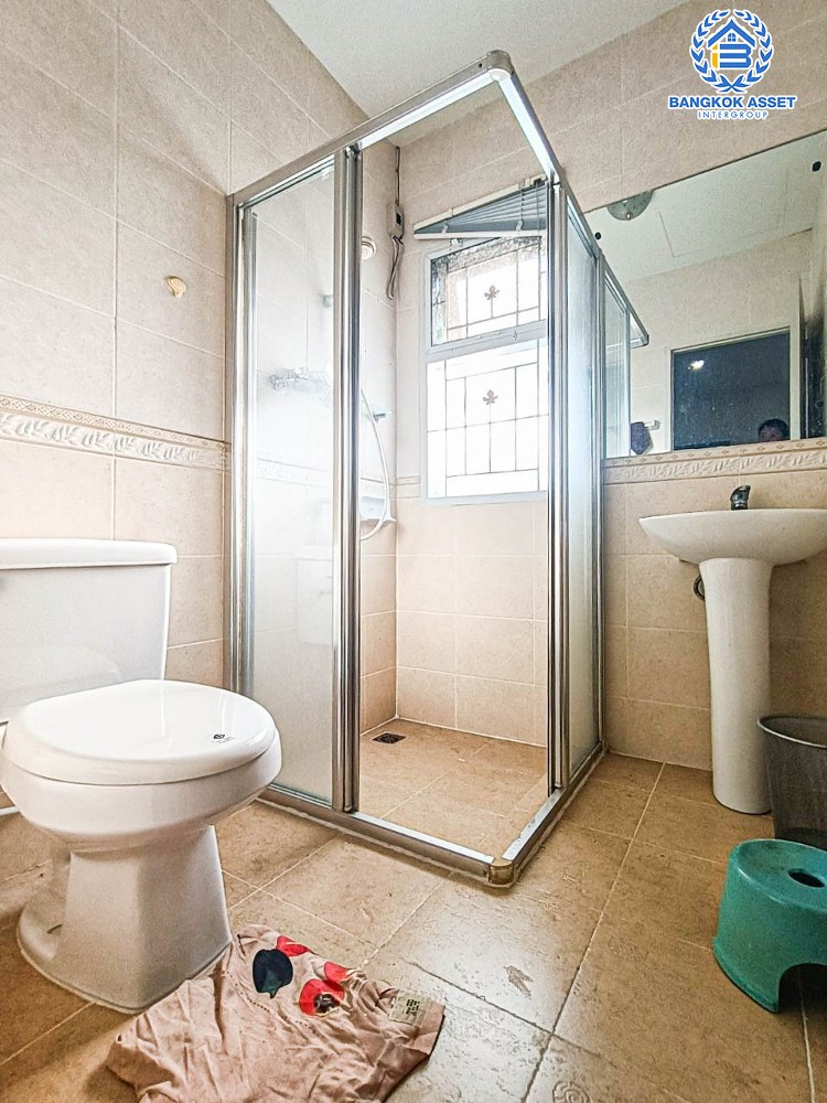 *****บ้านเดี่ยวมือสอง โครงการ เพอร์เฟคเพลส ไทรม้า เนื้อที่กว้าง 130.60 ตร.ว. ฟังก์ชัน 3 ห้องนอน 3 ห้องน้ำ 2 ที่จอดรถ ภายในสภาพสวย พร้อมเข้าอยู่ แถมฟรี! เครื่องปรับอากาศ เครื่องทำน้ำอุ่นบนทำเลดี เชื่อมต่อถนนรัตนาธิเบศร์ ถนนราชพฤกษ์ ถนนติวานนท์ ใกล้รถไฟฟ้าสายสีม่วง "สถานีท่าอิฐ" และจุดขึ้นทางด่วน "ศรีรัช"