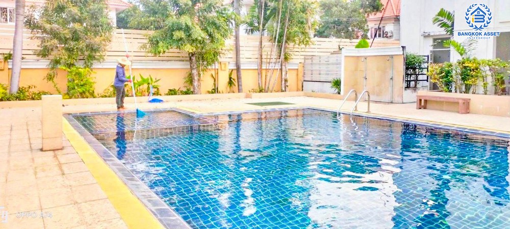 บ้านแฝดมือสอง โครงการ โฮมเพลส วงแหวน-รัตนาธิเบศร์ เนื้อที่กว้าง 41.60 ตร.ว. ฟังก์ชัน 3 ห้องนอน 2 ห้องน้ำ 2 ที่จอดรถ ภายในสภาพสวย มีบริเวณรอบบ้าน บนทำเลเดินทางง่าย เชื่อมต่อถนนกาญจนาภิเษก ถนนรัตนาธิเบศร์ ใกล้รถไฟฟ้าสายสีม่วง "สถานีคลองบางไผ่" และจุดขึ้นทางด่วน "กาญจนาภิเษก"...