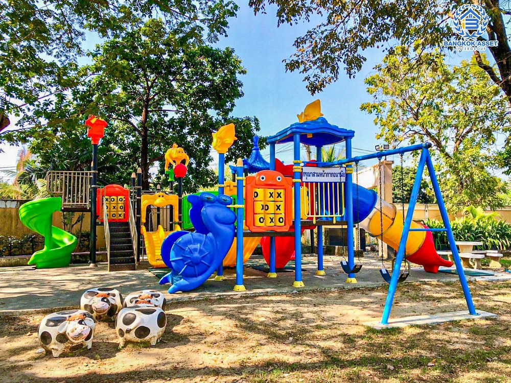 บ้านแฝดมือสอง โครงการ โฮมเพลส วงแหวน-รัตนาธิเบศร์ เนื้อที่กว้าง 41.60 ตร.ว. ฟังก์ชัน 3 ห้องนอน 2 ห้องน้ำ 2 ที่จอดรถ ภายในสภาพสวย มีบริเวณรอบบ้าน บนทำเลเดินทางง่าย เชื่อมต่อถนนกาญจนาภิเษก ถนนรัตนาธิเบศร์ ใกล้รถไฟฟ้าสายสีม่วง "สถานีคลองบางไผ่" และจุดขึ้นทางด่วน "กาญจนาภิเษก"...