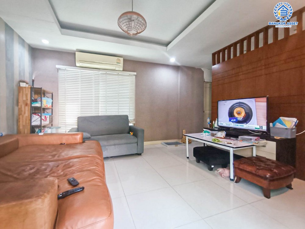 *****บ้านเดี่ยวมือสอง โครงการ เศรษฐสิริ ประชาชื่น เนื้อที่กว้าง 67.10 ตร.ว. ฟังก์ชัน 4 ห้องนอน 4 ห้องน้ำ 2 ที่จอดรถ บ้านพื้นที่กว้าง ภายในสภาพใหม่ พร้อมเข้าอยู่ได้ทันที ตั้งบนทำเลดี เชื่อมต่อถนนประชาชื่น ถนนสามัคคี ถนนงามวงศ์วาน ใกล้รถไฟฟ้าสายสีม่วง "สถานีสถานีศูนย์ราชการนนทบุรี" และจุดขึ้นทางด่วน "งามวงศ์วาน" จองเลย