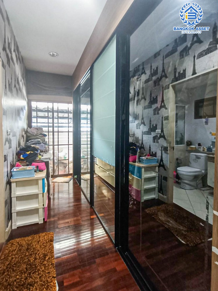 *****บ้านเดี่ยวมือสอง โครงการ เศรษฐสิริ ประชาชื่น เนื้อที่กว้าง 67.10 ตร.ว. ฟังก์ชัน 4 ห้องนอน 4 ห้องน้ำ 2 ที่จอดรถ บ้านพื้นที่กว้าง ภายในสภาพใหม่ พร้อมเข้าอยู่ได้ทันที ตั้งบนทำเลดี เชื่อมต่อถนนประชาชื่น ถนนสามัคคี ถนนงามวงศ์วาน ใกล้รถไฟฟ้าสายสีม่วง "สถานีสถานีศูนย์ราชการนนทบุรี" และจุดขึ้นทางด่วน "งามวงศ์วาน" จองเลย