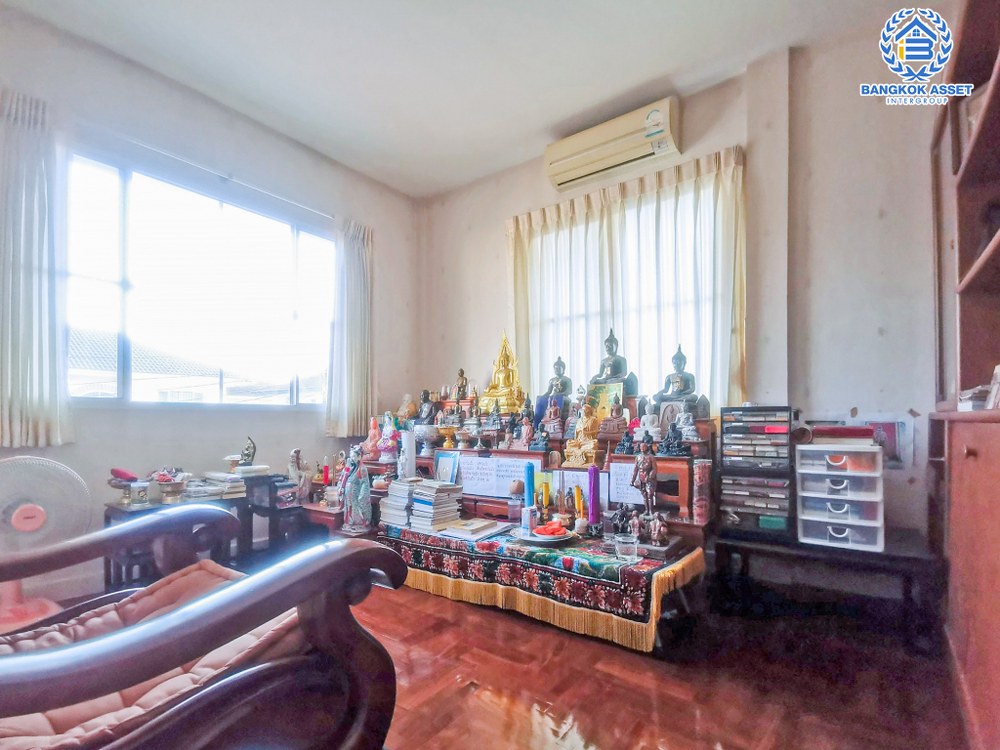 *****บ้านเดี่ยวมือสอง โครงการ มัณฑนา ราชพฤกษ์ เนื้อที่กว้าง 70 ตร.ว. ฟังก์ชัน 3 ห้องนอน 3 ห้องน้ำ 2 ที่จอดรถ บ้านหลังใหญ่ พื้นที่กว้างขวางตอบโจทย์ทุกการอยู่อาศัย ตั้งบนทำเลดี เชื่อมต่อถนนกาญจนาภิเษก ถนนรัตนาธิเบศร์ ถนนนครอินทร์ ใกล้รถไฟฟ้าสายสีม่วง "สถานีบางรักน้อยท่าอิฐ" และจุดขึ้นทางด่วน "ศรีรัช" จองเลย