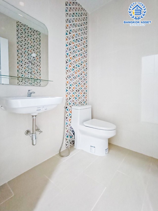 ทาวน์เฮ้าส์ 1 ชั้นมือสองนนทบุรี โครงการ พฤกษา41 กาญจนาภิเษก #หลังมุม เนื้อที่กว้างถึง 25 ตร.ว. ฟังก์ชัน 2 ห้องนอน 2 ห้องน้ำ 1 ที่จอดรถ บ้านสวย บนทำเลดี เชื่อมต่อ ถนนกาญจนาภิเษก ใกล้รถไฟฟ้าสายสีม่วง "สถานีตลาดบางใหญ่" และจุดขึ้นทางด่วน "ศรีรัช" ราคาดี!