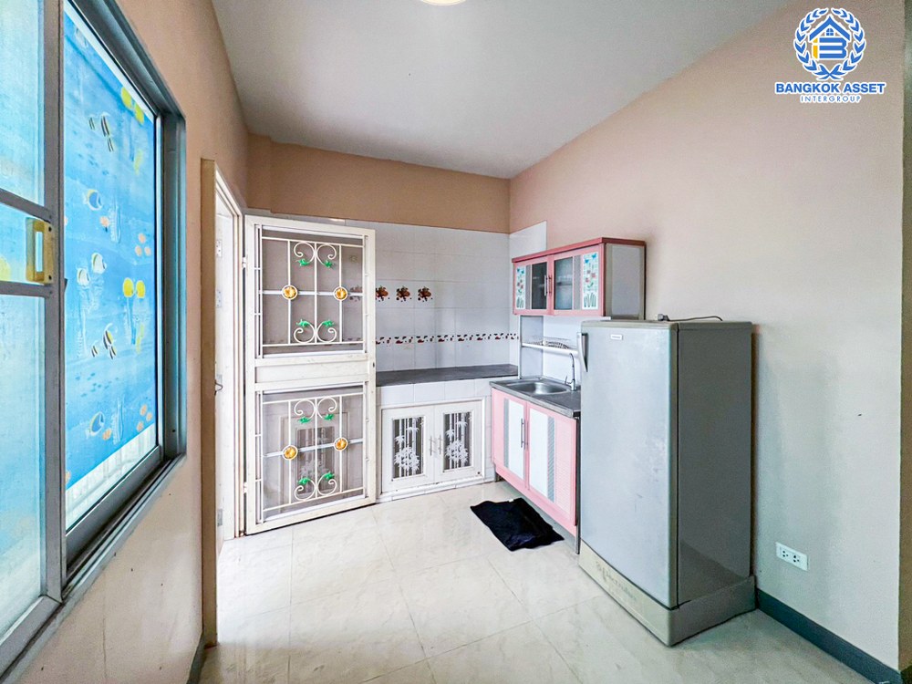 *****ทาวน์เฮ้าส์มือสอง โครงการ เดอะนอร์ทเทิร์นโนวา พหลโยธิน เนื้อที่กว้าง 18.50  ตร.ว. ฟังก์ชัน 2 ห้องนอน 2 ห้องน้ำ 1 ที่จอดรถ แถมฟรี! เครื่องปรับอากาศ บนทำเลดี เชื่อมต่อถนนคลองหลวง ถนนรังสิตคลอง2 ถนนรังสิต-นครนายก ใกล้รถไฟฟ้าสายสีแดง "สถานีรังสิต" และจุดขึ้นดอนเมืองโทลเวย์