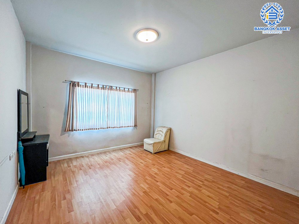 *****ทาวน์เฮ้าส์มือสอง โครงการ เดอะนอร์ทเทิร์นโนวา พหลโยธิน เนื้อที่กว้าง 18.50  ตร.ว. ฟังก์ชัน 2 ห้องนอน 2 ห้องน้ำ 1 ที่จอดรถ แถมฟรี! เครื่องปรับอากาศ บนทำเลดี เชื่อมต่อถนนคลองหลวง ถนนรังสิตคลอง2 ถนนรังสิต-นครนายก ใกล้รถไฟฟ้าสายสีแดง "สถานีรังสิต" และจุดขึ้นดอนเมืองโทลเวย์