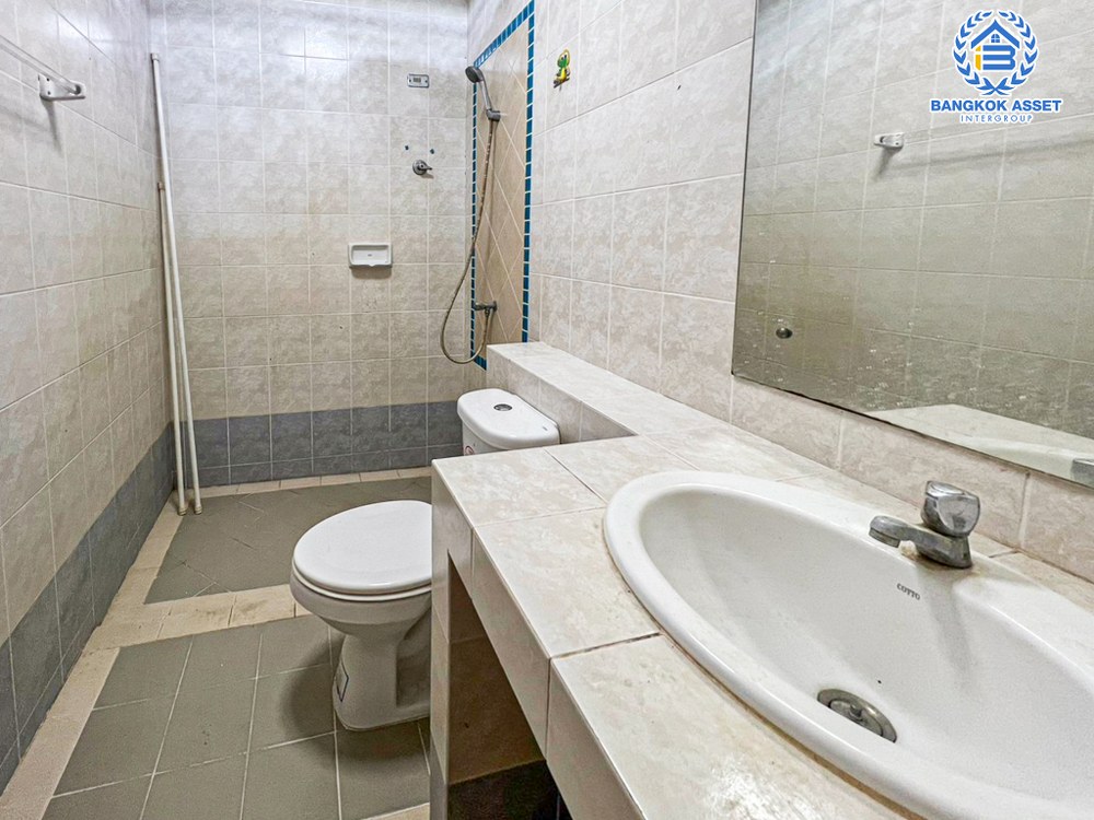 *****ทาวน์เฮ้าส์มือสอง โครงการ เดอะนอร์ทเทิร์นโนวา พหลโยธิน เนื้อที่กว้าง 18.50  ตร.ว. ฟังก์ชัน 2 ห้องนอน 2 ห้องน้ำ 1 ที่จอดรถ แถมฟรี! เครื่องปรับอากาศ บนทำเลดี เชื่อมต่อถนนคลองหลวง ถนนรังสิตคลอง2 ถนนรังสิต-นครนายก ใกล้รถไฟฟ้าสายสีแดง "สถานีรังสิต" และจุดขึ้นดอนเมืองโทลเวย์