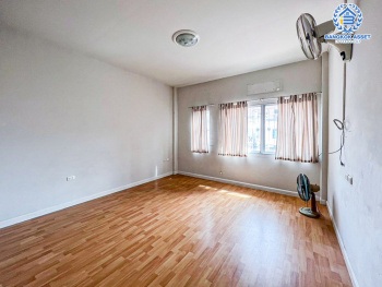 *****ทาวน์เฮ้าส์มือสอง โครงการ เดอะนอร์ทเทิร์นโนวา พหลโยธิน เนื้อที่กว้าง 18.50  ตร.ว. ฟังก์ชัน 2 ห้องนอน 2 ห้องน้ำ 1 ที่จอดรถ แถมฟรี! เครื่องปรับอากาศ บนทำเลดี เชื่อมต่อถนนคลองหลวง ถนนรังสิตคลอง2 ถนนรังสิต-นครนายก ใกล้รถไฟฟ้าสายสีแดง "สถานีรังสิต" และจุดขึ้นดอนเมืองโทลเวย์