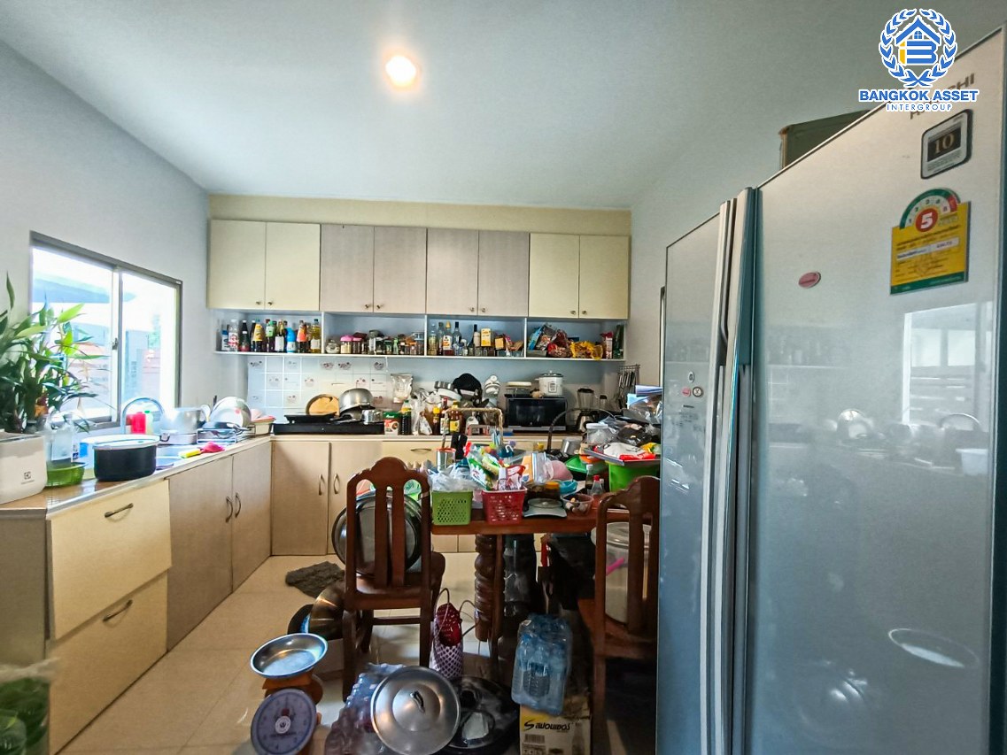 *****บ้านเดี่ยวมือสองนครปฐม หมู่บ้าน บ้านหลังสวน พุทธมณฑล-เพชรเกษม เนื้อที่กว้างขวางถึง 82.6 ตร.ว. ฟังก์ชัน 3 ห้องนอน 3 ห้องน้ำ 2 ที่จอดรถ บ้านสภาพสวย บนทำเลดี เชื่อมต่อถนนเพชรเกษม, ถนนบรมราชชนี, ถนนพระเทพตัดใหม่  ในราคาสุดคุ้ม!