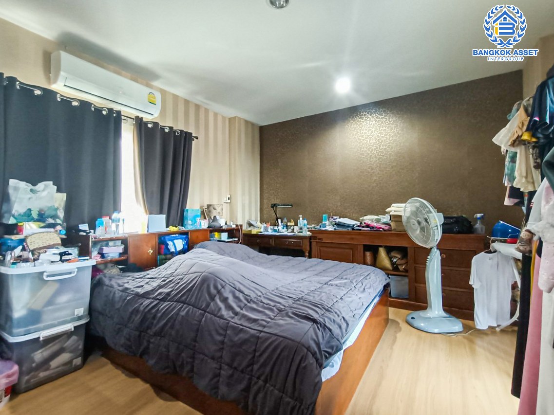 *****บ้านเดี่ยวมือสองนครปฐม หมู่บ้าน บ้านหลังสวน พุทธมณฑล-เพชรเกษม เนื้อที่กว้างขวางถึง 82.6 ตร.ว. ฟังก์ชัน 3 ห้องนอน 3 ห้องน้ำ 2 ที่จอดรถ บ้านสภาพสวย บนทำเลดี เชื่อมต่อถนนเพชรเกษม, ถนนบรมราชชนี, ถนนพระเทพตัดใหม่  ในราคาสุดคุ้ม!