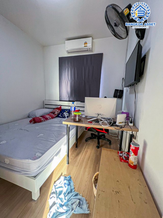 *****ทาวน์เฮ้าส์มือสองนนทบุรี โครงการ พลีโน่ บางใหญ่ คุณภาพระดับ AP เนื้อที่ 18.4 ตร.ว. ฟังก์ชัน 4 ห้องนอน 2 ห้องน้ำ 1 ที่จอดรถ หน้าบ้านอยู่ตรงข้ามพื้นที่ส่วนกลาง บนทำเลแห่งการเดินทาง เพียง 10 นาทีก็ถึงรถไฟฟ้าสายสีม่วง "สถานีคลองบางไผ่" และจุดขึ้นทางด่วน "ศรีรัช-วงแหวนรอบนอก"