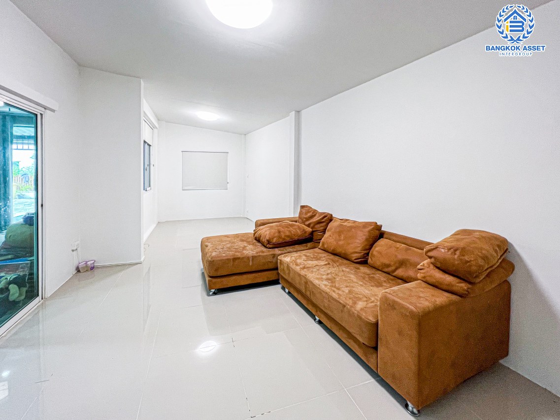 ทาวน์เฮ้าส์มือสองนนทบุรี โครงการ เปี่ยมสุข รัตนาธิเบศร์-วัดสวนแก้ว #หลังมุม เนื้อที่กว้างขวางเกือบ 32 ตร.ว. ฟังก์ชัน 3 ห้องนอน 2 ห้องน้ำ 1 ที่จอดรถ บ้านสวย บนทำเลเยี่ยม เชื่อมต่อ ถ.บางกรวย-ไทรน้อย, ถ.รัตนาธิเบศร์ และ ถ.ราชพฤกษ์ ใกล้รถไฟฟ้าสายม่วง "สถานีบางพลู" ในราคาถูก!