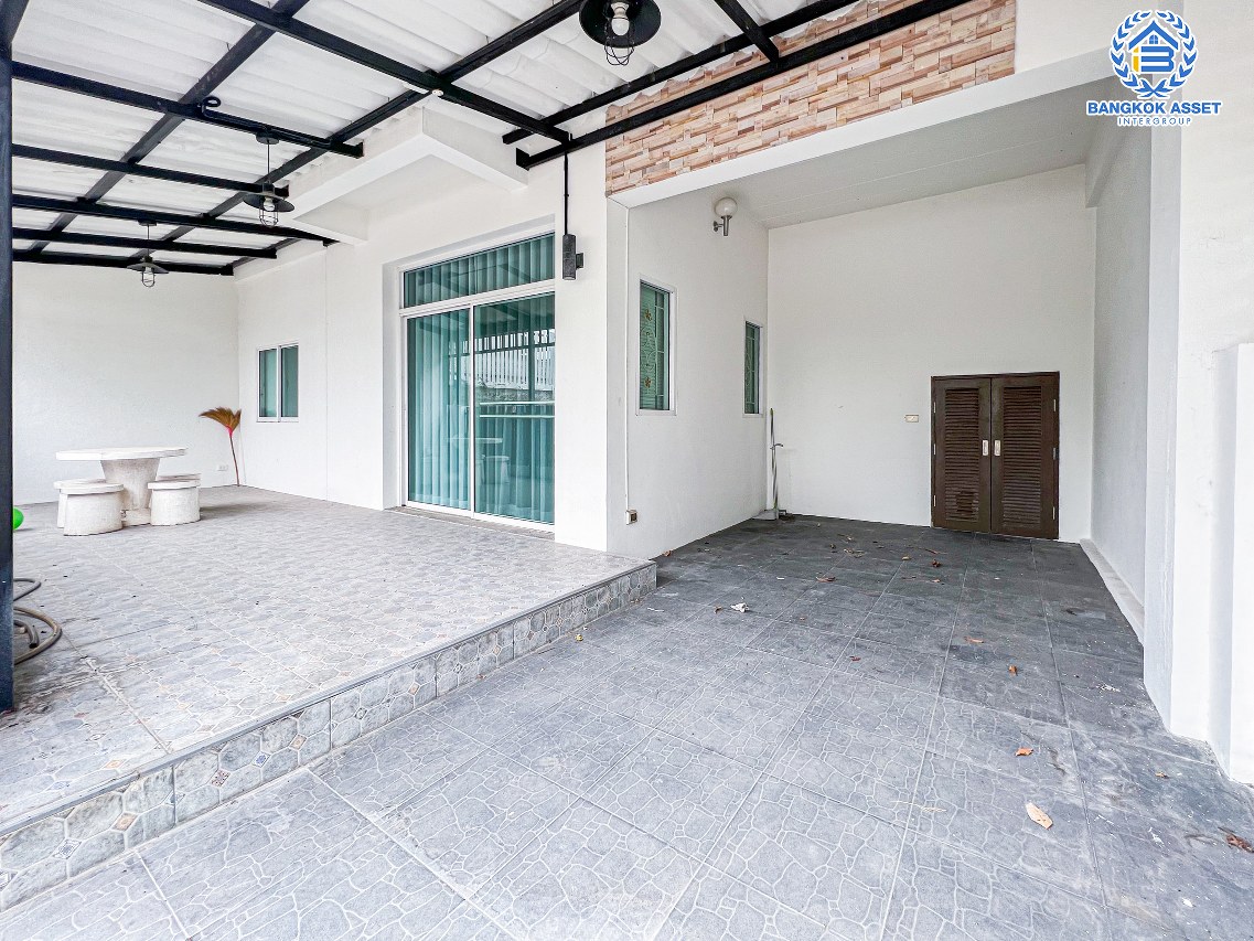 ทาวน์เฮ้าส์มือสองนนทบุรี โครงการ เปี่ยมสุข รัตนาธิเบศร์-วัดสวนแก้ว #หลังมุม เนื้อที่กว้างขวางเกือบ 32 ตร.ว. ฟังก์ชัน 3 ห้องนอน 2 ห้องน้ำ 1 ที่จอดรถ บ้านสวย บนทำเลเยี่ยม เชื่อมต่อ ถ.บางกรวย-ไทรน้อย, ถ.รัตนาธิเบศร์ และ ถ.ราชพฤกษ์ ใกล้รถไฟฟ้าสายม่วง "สถานีบางพลู" ในราคาถูก!