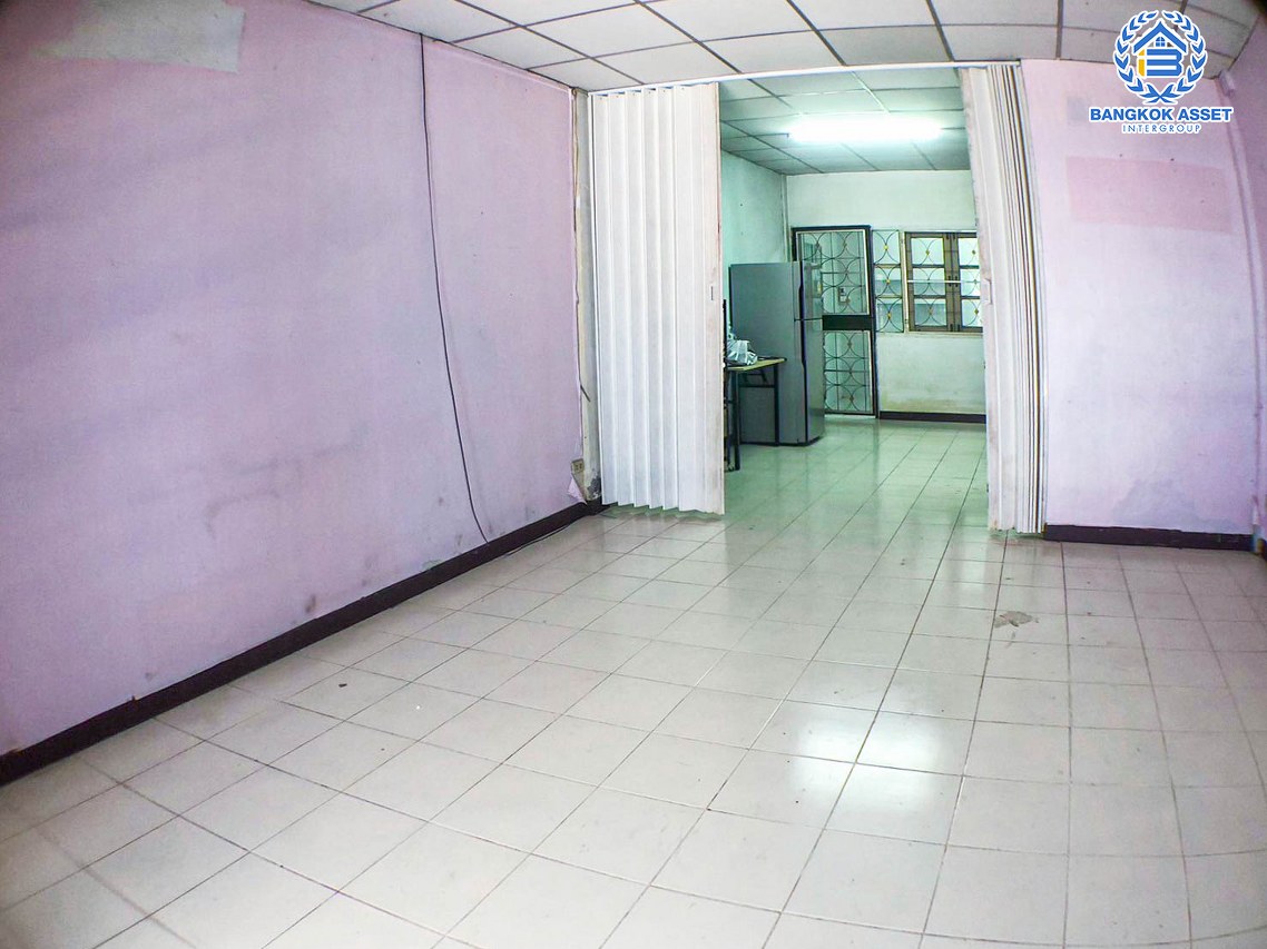 *****ทาวน์เฮ้าส์มือสองนนทบุรี หมู่บ้าน มนวดี กาญจนาภิเษก เนื้อที่ 16 ตร.ว. ฟังก์ชัน 3 ห้องนอน 2 ห้องน้ำ 1 ที่จอดรถ บ้านสภาพดี บนทำเลแห่งการเดินทาง เชื่อมต่อถนนกาญจนาภิเษก, ซอยแก้วอินทร์, ซอยคลองถนน, ถนนรัตนาธิเบศร์ ใกล้ทางด่วน "ศรีรัช" จองเลย!