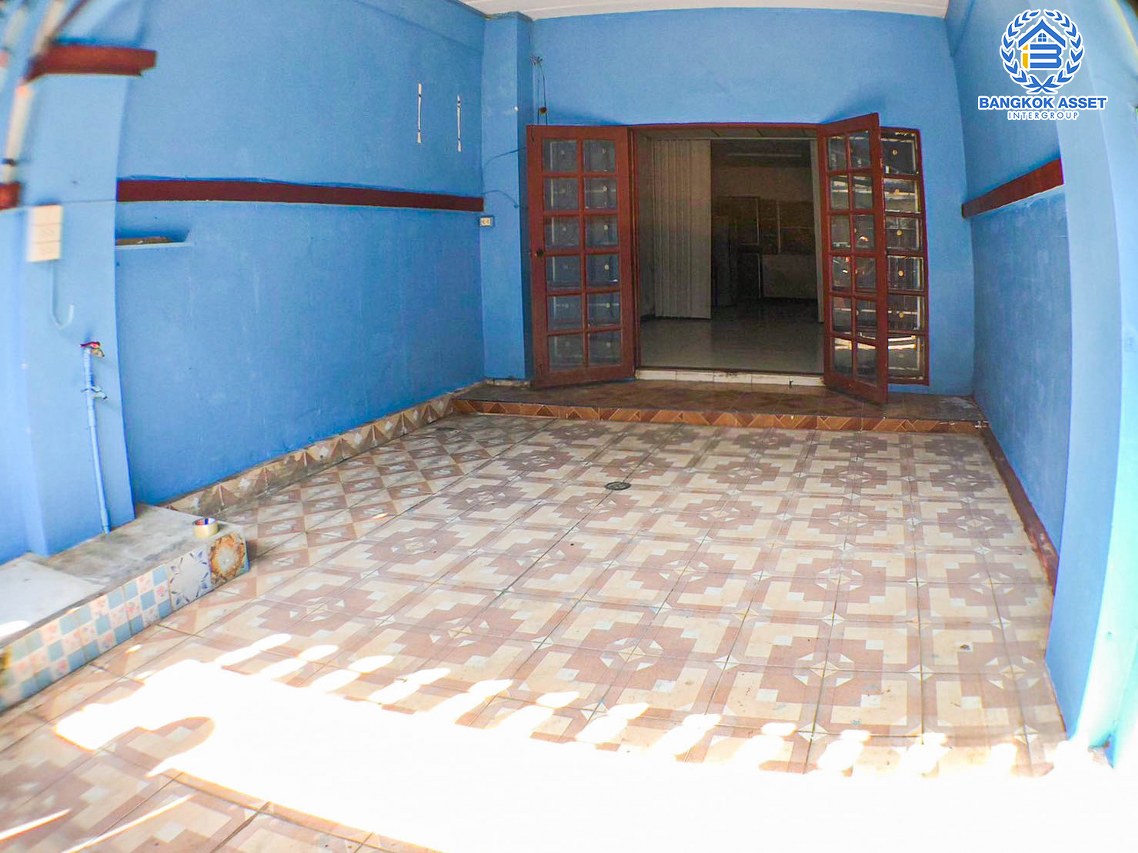 *****ทาวน์เฮ้าส์มือสองนนทบุรี หมู่บ้าน มนวดี กาญจนาภิเษก เนื้อที่ 16 ตร.ว. ฟังก์ชัน 3 ห้องนอน 2 ห้องน้ำ 1 ที่จอดรถ บ้านสภาพดี บนทำเลแห่งการเดินทาง เชื่อมต่อถนนกาญจนาภิเษก, ซอยแก้วอินทร์, ซอยคลองถนน, ถนนรัตนาธิเบศร์ ใกล้ทางด่วน "ศรีรัช" จองเลย!