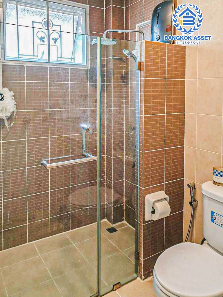 *****บ้านแฝดมือสอง ธนาสิริ ปิ่นเกล้า-ราชพฤกษ์ หลังมุม เนื้อที่กว้าง 42.20 ตร.ว. ฟังก์ชัน 3 ห้องนอน 2 ห้องน้ำ 1 ที่จอดรถ บ้านพร้อมเฟอร์นิเจอร์ ครบครัน พร้อมอยู่ ตั้งบนทำเลดี เชื่อมต่อถนนราชพฤกษ์ ถนนบางกรวย-ไทรน้อย ถนนพระราม5-นครอินทร์ จองเลย!