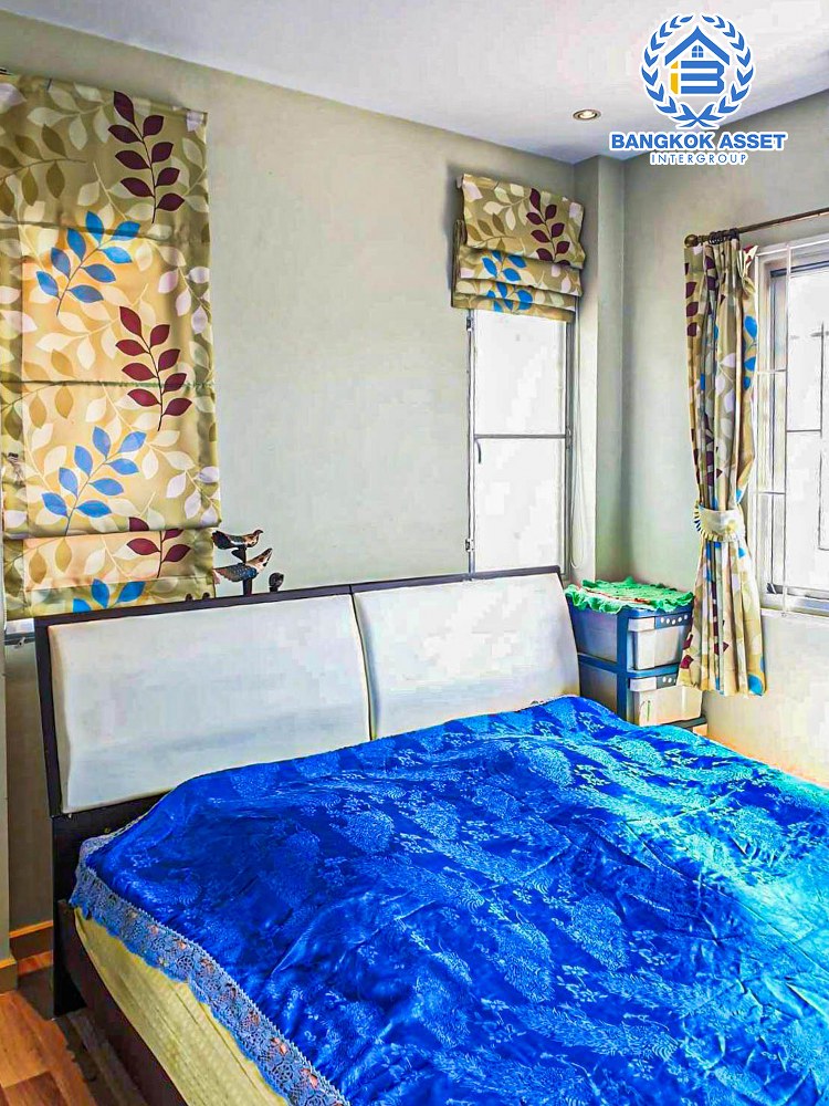 *****บ้านแฝดมือสอง ธนาสิริ ปิ่นเกล้า-ราชพฤกษ์ หลังมุม เนื้อที่กว้าง 42.20 ตร.ว. ฟังก์ชัน 3 ห้องนอน 2 ห้องน้ำ 1 ที่จอดรถ บ้านพร้อมเฟอร์นิเจอร์ ครบครัน พร้อมอยู่ ตั้งบนทำเลดี เชื่อมต่อถนนราชพฤกษ์ ถนนบางกรวย-ไทรน้อย ถนนพระราม5-นครอินทร์ จองเลย!