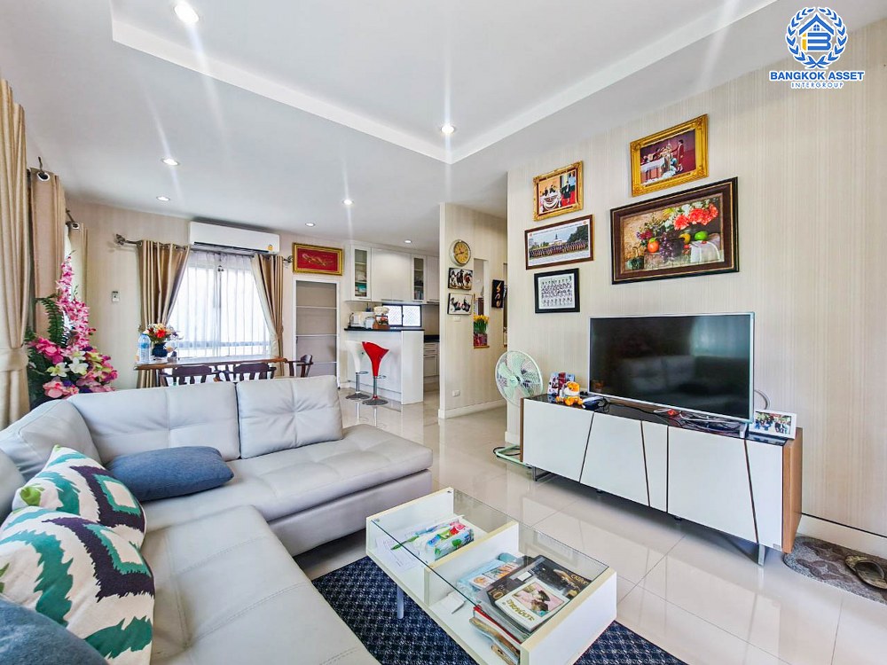 *****บ้านเดี่ยวมือสอง โครงการ ธนาวิลเลจ2 พระราม5-บางใหญ่ หลังมุม เนื้อที่ 52.40 ตร.ว. ฟังก์ชัน 4 ห้องนอน 3 ห้องน้ำ 2 ที่จอดรถ แต่งสไตล์โมเดิร์น พร้อมอยู่ ตั้งบนทำเลเดินทางสะดวก เชื่อมต่อถนนรัตนาธิเบศร์ ถนนกาญจนาภิเษก ใกล้รถไฟฟ้าสายสีม่วง "สถานีตลาดบางใหญ่" และจุดขึ้นทางด่วน "กาญจนาภิเษก"