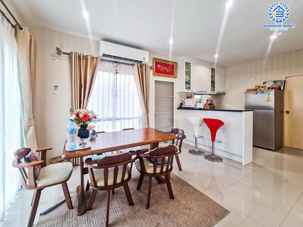 *****บ้านเดี่ยวมือสอง โครงการ ธนาวิลเลจ2 พระราม5-บางใหญ่ หลังมุม เนื้อที่ 52.40 ตร.ว. ฟังก์ชัน 4 ห้องนอน 3 ห้องน้ำ 2 ที่จอดรถ แต่งสไตล์โมเดิร์น พร้อมอยู่ ตั้งบนทำเลเดินทางสะดวก เชื่อมต่อถนนรัตนาธิเบศร์ ถนนกาญจนาภิเษก ใกล้รถไฟฟ้าสายสีม่วง "สถานีตลาดบางใหญ่" และจุดขึ้นทางด่วน "กาญจนาภิเษก"