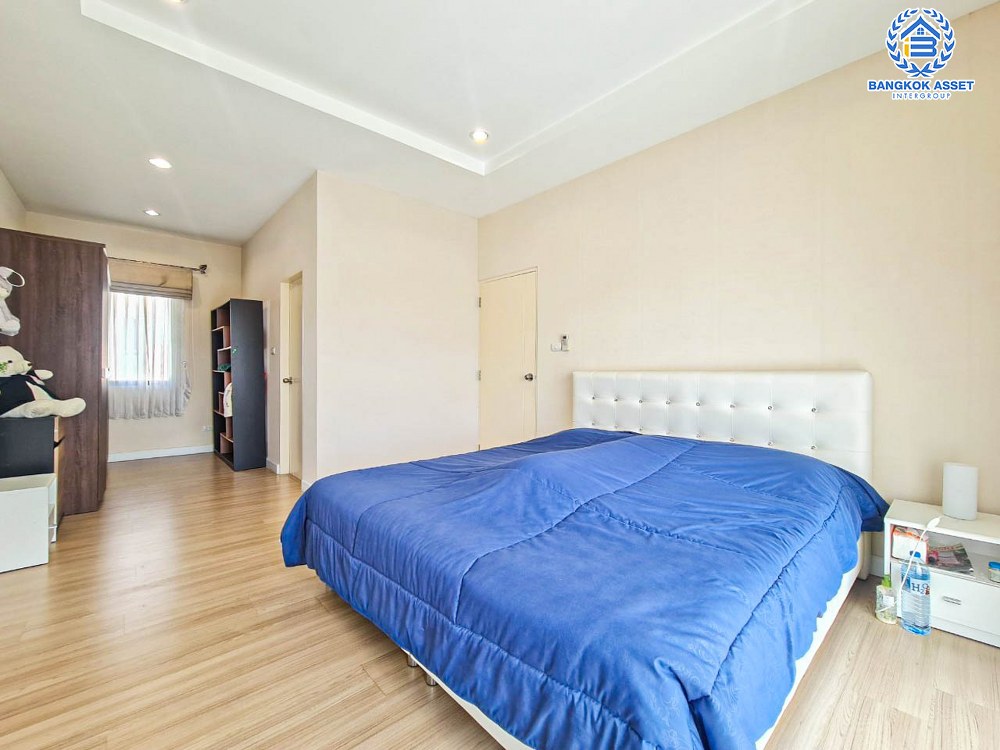 *****บ้านเดี่ยวมือสอง โครงการ ธนาวิลเลจ2 พระราม5-บางใหญ่ หลังมุม เนื้อที่ 52.40 ตร.ว. ฟังก์ชัน 4 ห้องนอน 3 ห้องน้ำ 2 ที่จอดรถ แต่งสไตล์โมเดิร์น พร้อมอยู่ ตั้งบนทำเลเดินทางสะดวก เชื่อมต่อถนนรัตนาธิเบศร์ ถนนกาญจนาภิเษก ใกล้รถไฟฟ้าสายสีม่วง "สถานีตลาดบางใหญ่" และจุดขึ้นทางด่วน "กาญจนาภิเษก"