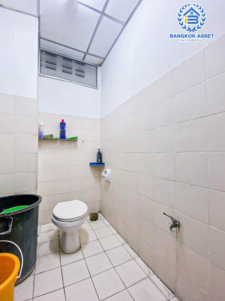 *****ทาวน์เฮ้าส์มือสอง โครงการ สิวารัตน์3 พุทธมณฑล สาย4 หลังมุม เนื้อที่กว้าง 29 ตร.ว. ฟังก์ชัน 3 ห้องนอน 2 ห้องน้ำ 3 ที่จอดรถ ภายในสภาพดี โถงบ้านกว้างใช้งานได้หลากหลาย ตั้งบนทำเลดี เชื่อมต่อถนนพุทธมณฑลสาย4 ถนนพุทธมณฑลสาย5 ถนนเพชรเกษม จองเลย!