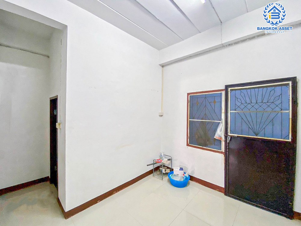 *****ทาวน์เฮ้าส์มือสอง โครงการ สิวารัตน์3 พุทธมณฑล สาย4 หลังมุม เนื้อที่กว้าง 29 ตร.ว. ฟังก์ชัน 3 ห้องนอน 2 ห้องน้ำ 3 ที่จอดรถ ภายในสภาพดี โถงบ้านกว้างใช้งานได้หลากหลาย ตั้งบนทำเลดี เชื่อมต่อถนนพุทธมณฑลสาย4 ถนนพุทธมณฑลสาย5 ถนนเพชรเกษม จองเลย!