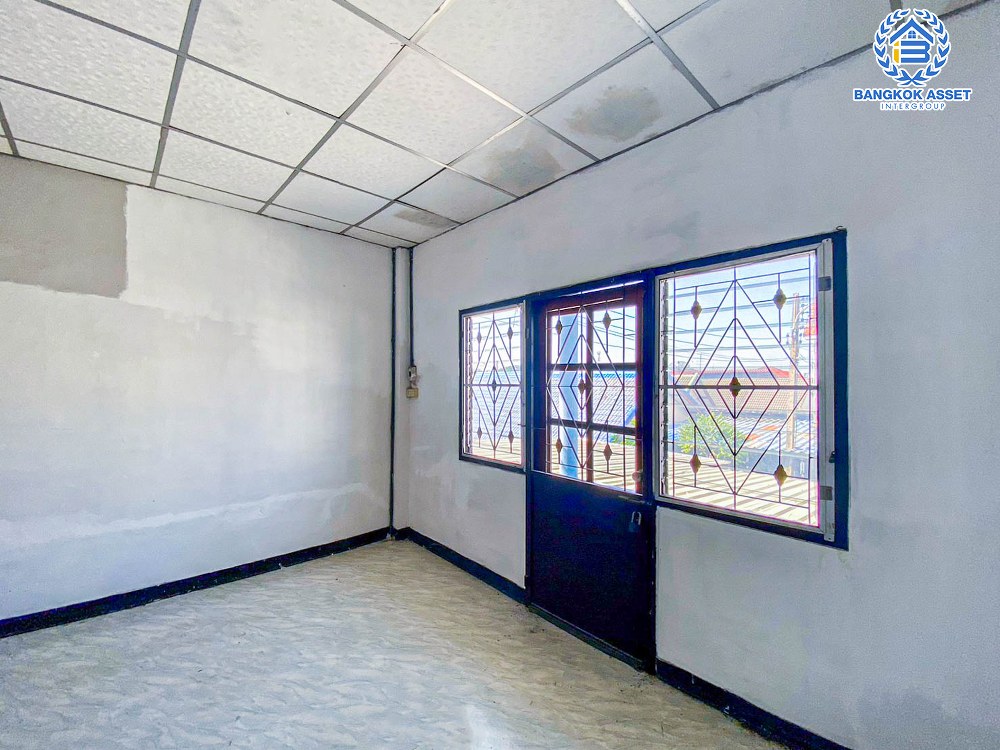 *****ทาวน์เฮ้าส์มือสอง โครงการ สิวารัตน์3 พุทธมณฑล สาย4 หลังมุม เนื้อที่กว้าง 29 ตร.ว. ฟังก์ชัน 3 ห้องนอน 2 ห้องน้ำ 3 ที่จอดรถ ภายในสภาพดี โถงบ้านกว้างใช้งานได้หลากหลาย ตั้งบนทำเลดี เชื่อมต่อถนนพุทธมณฑลสาย4 ถนนพุทธมณฑลสาย5 ถนนเพชรเกษม จองเลย!