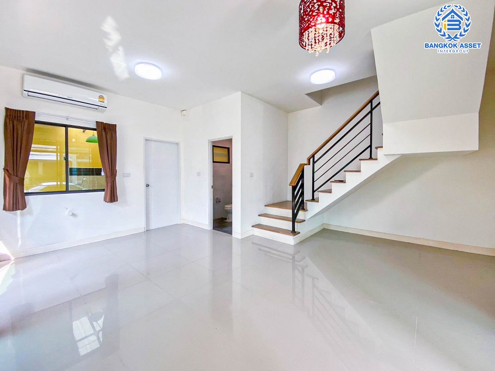 *****ทาวน์เฮ้าส์มือสอง โครงการ พลีโน่ ราชพฤกษ์ หลังมุม เนื้อที่กว้าง 24.10 ตร.ว. ฟังก์ชัน 3 ห้องนอน 2 ห้องน้ำ 2 ที่จอดรถ สภาพใหม่มาก แถม! เครื่องปรับอากาศ และเครื่องทำน้ำอุ่น เดินทางง่าย เชื่อมต่อถนนบางกรวย-ไทรน้อย ถนนนครอินทร์ ถนนราชพฤกษ์ ใกล้รถไฟฟ้าสายสีม่วง "สถานีบางรักใหญ่" และจุดขึ้นทางด่วน "ศรีรัช"