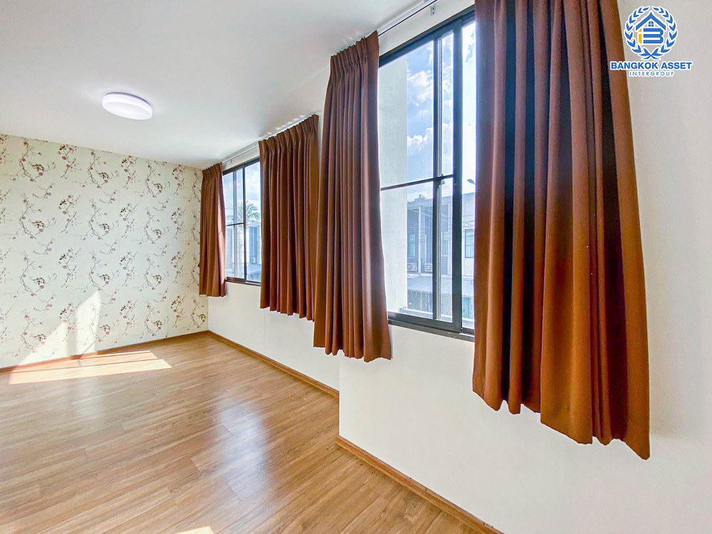 *****ทาวน์เฮ้าส์มือสอง โครงการ พลีโน่ ราชพฤกษ์ หลังมุม เนื้อที่กว้าง 24.10 ตร.ว. ฟังก์ชัน 3 ห้องนอน 2 ห้องน้ำ 2 ที่จอดรถ สภาพใหม่มาก แถม! เครื่องปรับอากาศ และเครื่องทำน้ำอุ่น เดินทางง่าย เชื่อมต่อถนนบางกรวย-ไทรน้อย ถนนนครอินทร์ ถนนราชพฤกษ์ ใกล้รถไฟฟ้าสายสีม่วง "สถานีบางรักใหญ่" และจุดขึ้นทางด่วน "ศรีรัช"