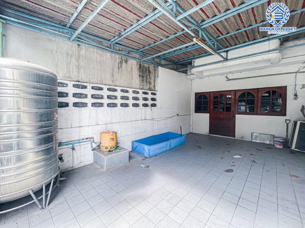 ทาวน์เฮ้าส์มือสอง โครงการ เวียงเทพ2 ช่างอากาศอุทิศ เนื้อที่กว้าง 20 ตร.ว. ฟังก์ชัน 2 ห้องนอน 2 ห้องน้ำ 1 ที่จอดรถ ภายในสภาพดี ขายถูกมาก! บนทำเลเดินทางง่าย เชื่อมต่อถนนสรงประภา ถนนโกสุมรวมใจ ถนนแจ้งวัฒนะ ถนนศรีสมาน ใกล้รถไฟฟ้าสายสีแดง "สถานีดอนเมือง" และจุดขึ้นทางด่วน "อุตราภิมุข"