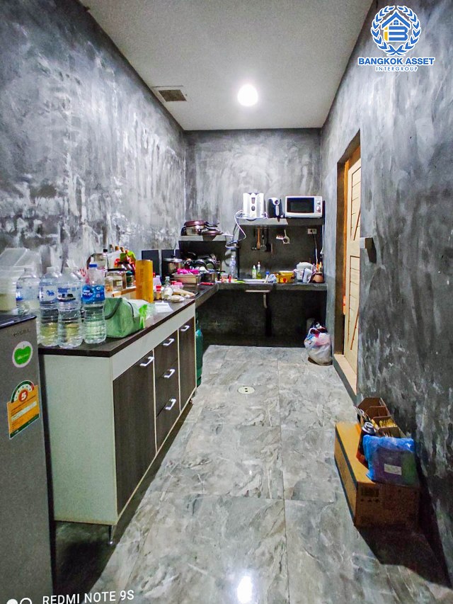 *****ทาวน์เฮ้าส์มือสองนนทบุรี โครงการ เอเชียโฮมทาวน์2 บางกรวย-ไทรน้อย #หลังมุม เนื้อที่กว้างขวางถึง 32 ตร.ว. ฟังก์ชัน 2 ห้องนอน 2 ห้องน้ำ 2 ที่จอดรถ บ้านสภาพดี บนทำเลแห่งการเดินทาง เชื่อมต่อถนนกาญจนาภิเษก ใกล้รถไฟฟ้าสายสีม่วง "สถานีคลองบางไผ่" และจุดขึ้นทางด่วน "ศรีรัช" จองเลย!