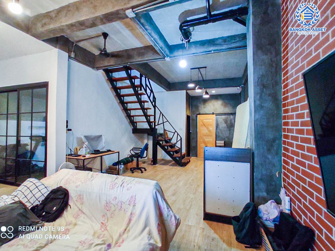 *****ทาวน์เฮ้าส์มือสองนนทบุรี โครงการ เอเชียโฮมทาวน์2 บางกรวย-ไทรน้อย #หลังมุม เนื้อที่กว้างขวางถึง 32 ตร.ว. ฟังก์ชัน 2 ห้องนอน 2 ห้องน้ำ 2 ที่จอดรถ บ้านสภาพดี บนทำเลแห่งการเดินทาง เชื่อมต่อถนนกาญจนาภิเษก ใกล้รถไฟฟ้าสายสีม่วง "สถานีคลองบางไผ่" และจุดขึ้นทางด่วน "ศรีรัช" จองเลย!