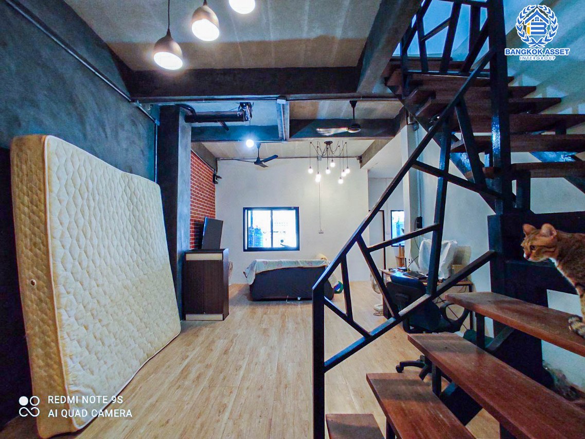 *****ทาวน์เฮ้าส์มือสองนนทบุรี โครงการ เอเชียโฮมทาวน์2 บางกรวย-ไทรน้อย #หลังมุม เนื้อที่กว้างขวางถึง 32 ตร.ว. ฟังก์ชัน 2 ห้องนอน 2 ห้องน้ำ 2 ที่จอดรถ บ้านสภาพดี บนทำเลแห่งการเดินทาง เชื่อมต่อถนนกาญจนาภิเษก ใกล้รถไฟฟ้าสายสีม่วง "สถานีคลองบางไผ่" และจุดขึ้นทางด่วน "ศรีรัช" จองเลย!