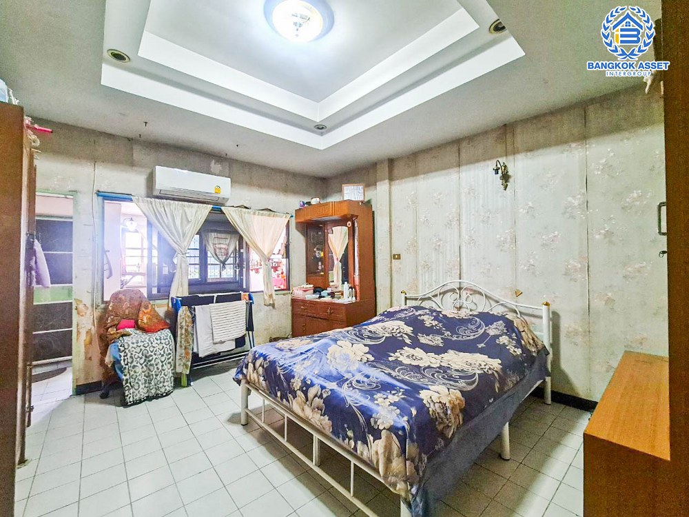 *****ทาวน์เฮ้าส์มือสอง พื้นที่กว้าง! ซอยวิภาวดีรังสิต70 ทำเลวิภาวดีรังสิต เนื้อที่ 14 ตร.ว. ฟังก์ชัน 2 ห้องนอน 2 ห้องน้ำ 1 ที่จอดรถ สภาพดี ฟังก์ชันครบ สไตล์โดดเด่น บนทำเลดี เชื่อมต่อถนนบางกรวย-กรุงเทพ ถนนวิภาวดี-รังสิต ใกล้รถไฟฟ้าสายสีแดง "สถานีหลักสี่" และจุดขึ้นโทลเวย์ดอนเมือง