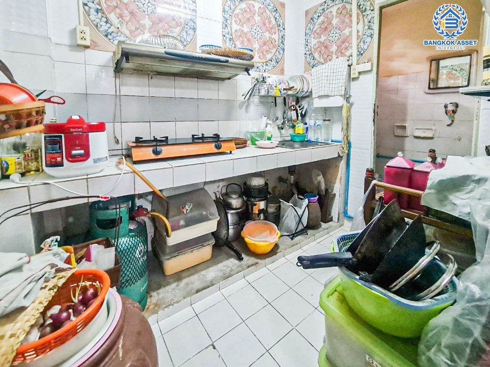 *****ทาวน์เฮ้าส์มือสอง พื้นที่กว้าง! ซอยวิภาวดีรังสิต70 ทำเลวิภาวดีรังสิต เนื้อที่ 14 ตร.ว. ฟังก์ชัน 2 ห้องนอน 2 ห้องน้ำ 1 ที่จอดรถ สภาพดี ฟังก์ชันครบ สไตล์โดดเด่น บนทำเลดี เชื่อมต่อถนนบางกรวย-กรุงเทพ ถนนวิภาวดี-รังสิต ใกล้รถไฟฟ้าสายสีแดง "สถานีหลักสี่" และจุดขึ้นโทลเวย์ดอนเมือง