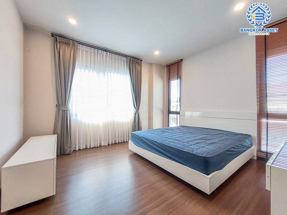 *****บ้านเดี่ยวมือสอง โครงการ เดอะซิตี้ราชพฤกษ์-ปิ่นเกล้า หลังมุม เนื้อที่ 99.80 ตร.ว. ฟังก์ชัน 4 ห้องนอน 4 ห้องน้ำ 3 ที่จอดรถ บ้านสภาพดีเยี่ยม ของแถมอีกเพียบ! บนทำเลเดินทางสะดวก เชื่อมต่อถนนกาญจนาภิเษก ถนนรัตนาธิเบศร์ ถนนบางกรวยไทรน้อย ใกล้รถไฟฟ้าสายสีม่วง "สถานีบางพลู" และจุดขึ้นทางด่วน "ศรีรัช"