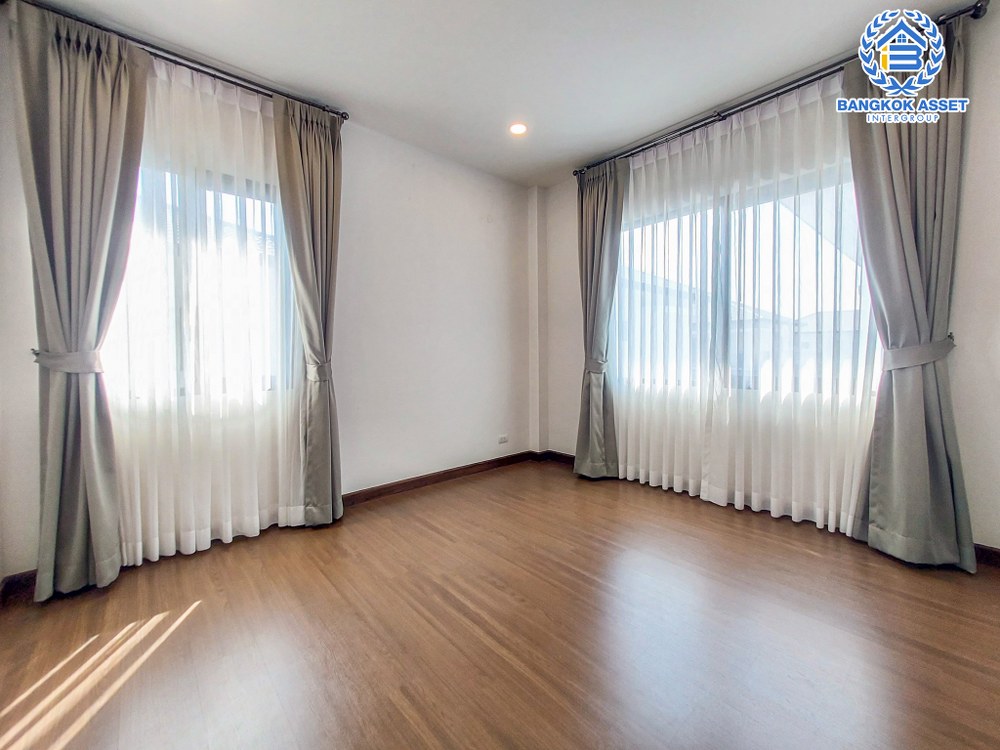 *****บ้านเดี่ยวมือสอง โครงการ เดอะซิตี้ราชพฤกษ์-ปิ่นเกล้า หลังมุม เนื้อที่ 99.80 ตร.ว. ฟังก์ชัน 4 ห้องนอน 4 ห้องน้ำ 3 ที่จอดรถ บ้านสภาพดีเยี่ยม ของแถมอีกเพียบ! บนทำเลเดินทางสะดวก เชื่อมต่อถนนกาญจนาภิเษก ถนนรัตนาธิเบศร์ ถนนบางกรวยไทรน้อย ใกล้รถไฟฟ้าสายสีม่วง "สถานีบางพลู" และจุดขึ้นทางด่วน "ศรีรัช"