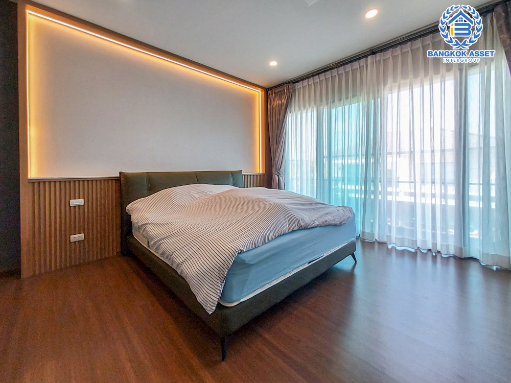 *****บ้านเดี่ยวมือสอง โครงการ เดอะซิตี้ราชพฤกษ์-ปิ่นเกล้า หลังมุม เนื้อที่ 99.80 ตร.ว. ฟังก์ชัน 4 ห้องนอน 4 ห้องน้ำ 3 ที่จอดรถ บ้านสภาพดีเยี่ยม ของแถมอีกเพียบ! บนทำเลเดินทางสะดวก เชื่อมต่อถนนกาญจนาภิเษก ถนนรัตนาธิเบศร์ ถนนบางกรวยไทรน้อย ใกล้รถไฟฟ้าสายสีม่วง "สถานีบางพลู" และจุดขึ้นทางด่วน "ศรีรัช"