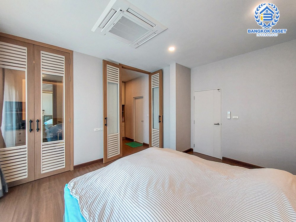 *****บ้านเดี่ยวมือสอง โครงการ เดอะซิตี้ราชพฤกษ์-ปิ่นเกล้า หลังมุม เนื้อที่ 99.80 ตร.ว. ฟังก์ชัน 4 ห้องนอน 4 ห้องน้ำ 3 ที่จอดรถ บ้านสภาพดีเยี่ยม ของแถมอีกเพียบ! บนทำเลเดินทางสะดวก เชื่อมต่อถนนกาญจนาภิเษก ถนนรัตนาธิเบศร์ ถนนบางกรวยไทรน้อย ใกล้รถไฟฟ้าสายสีม่วง "สถานีบางพลู" และจุดขึ้นทางด่วน "ศรีรัช"