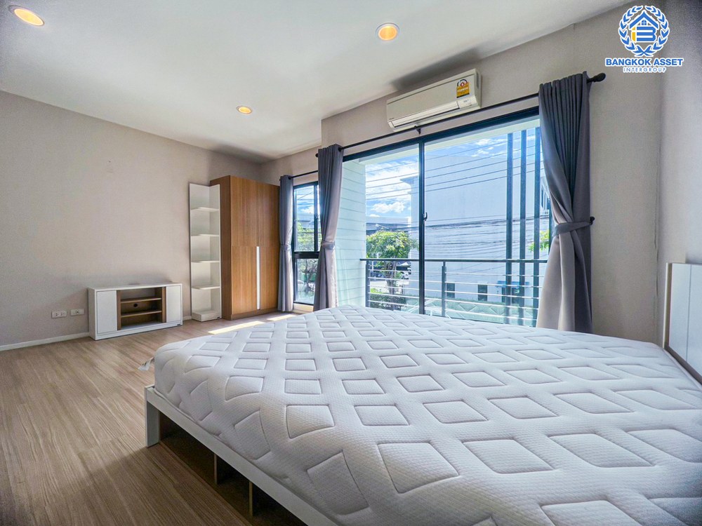 *****ทาวน์โฮม 3 ชั้นมือสอง โครงการ บ้านกลางเมือง งามวงศ์วาน เนื้อที่กว้าง 18.90 ตร.ว. ฟังก์ชัน 3 ห้องนอน 3 ห้องน้ำ 1 ที่จอดรถ บ้านสภาพดีเยี่ยม แถมเฟอร์นิเจอร์อีกเพียบ ราคาถูกที่สุดในโครงการ ตั้งบนทำเลเดินทางสะดวก เชื่อมต่อถนนวิภาวดี-รังสิต ถนนประชาชื่น ถนนงามวงศ์วาน จองเลย!