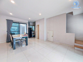 *****ทาวน์โฮม 3 ชั้นมือสอง โครงการ บ้านกลางเมือง งามวงศ์วาน เนื้อที่กว้าง 18.90 ตร.ว. ฟังก์ชัน 3 ห้องนอน 3 ห้องน้ำ 1 ที่จอดรถ บ้านสภาพดีเยี่ยม แถมเฟอร์นิเจอร์อีกเพียบ ราคาถูกที่สุดในโครงการ ตั้งบนทำเลเดินทางสะดวก เชื่อมต่อถนนวิภาวดี-รังสิต ถนนประชาชื่น ถนนงามวงศ์วาน จองเลย!