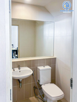 *****ทาวน์โฮม 3 ชั้นมือสอง โครงการ บ้านกลางเมือง งามวงศ์วาน เนื้อที่กว้าง 18.90 ตร.ว. ฟังก์ชัน 3 ห้องนอน 3 ห้องน้ำ 1 ที่จอดรถ บ้านสภาพดีเยี่ยม แถมเฟอร์นิเจอร์อีกเพียบ ราคาถูกที่สุดในโครงการ ตั้งบนทำเลเดินทางสะดวก เชื่อมต่อถนนวิภาวดี-รังสิต ถนนประชาชื่น ถนนงามวงศ์วาน จองเลย!