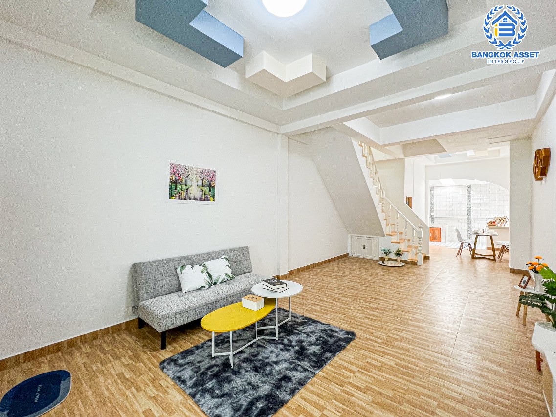 *****ทาวน์เฮ้าส์มือสองกรุงเทพมหานคร โครงการ สุภาวัลย์ หทัยราษฎร์ เนื้อที่ 18 ตร.ว. ฟังก์ชัน 2 ห้องนอน 2 ห้องน้ำ 1 ที่จอดรถ บ้านตกแต่งใหม่ พร้อมเฟอร์นิเจอร์ บนทำเลหน้าโครงการติดหทัยราษฎร์ เชื่อมต่อถนนพระยาสุเรนทร์, ถนนเลียบคลองสอง และถนนรามอินทรา ห้ามพลาด!