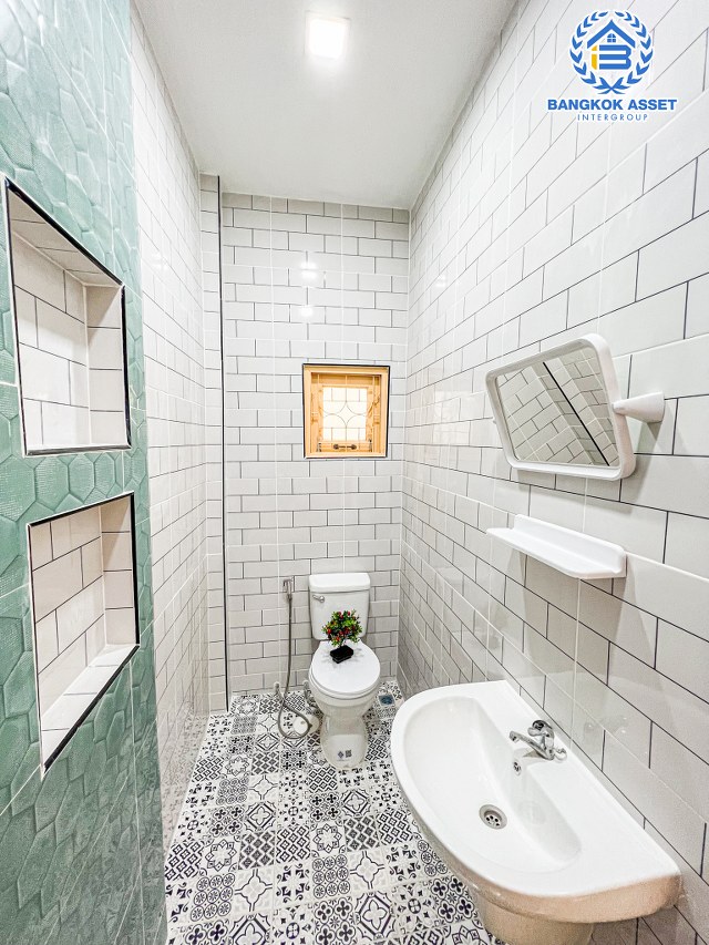 *****ทาวน์เฮ้าส์มือสองกรุงเทพมหานคร โครงการ สุภาวัลย์ หทัยราษฎร์ เนื้อที่ 18 ตร.ว. ฟังก์ชัน 2 ห้องนอน 2 ห้องน้ำ 1 ที่จอดรถ บ้านตกแต่งใหม่ พร้อมเฟอร์นิเจอร์ บนทำเลหน้าโครงการติดหทัยราษฎร์ เชื่อมต่อถนนพระยาสุเรนทร์, ถนนเลียบคลองสอง และถนนรามอินทรา ห้ามพลาด!