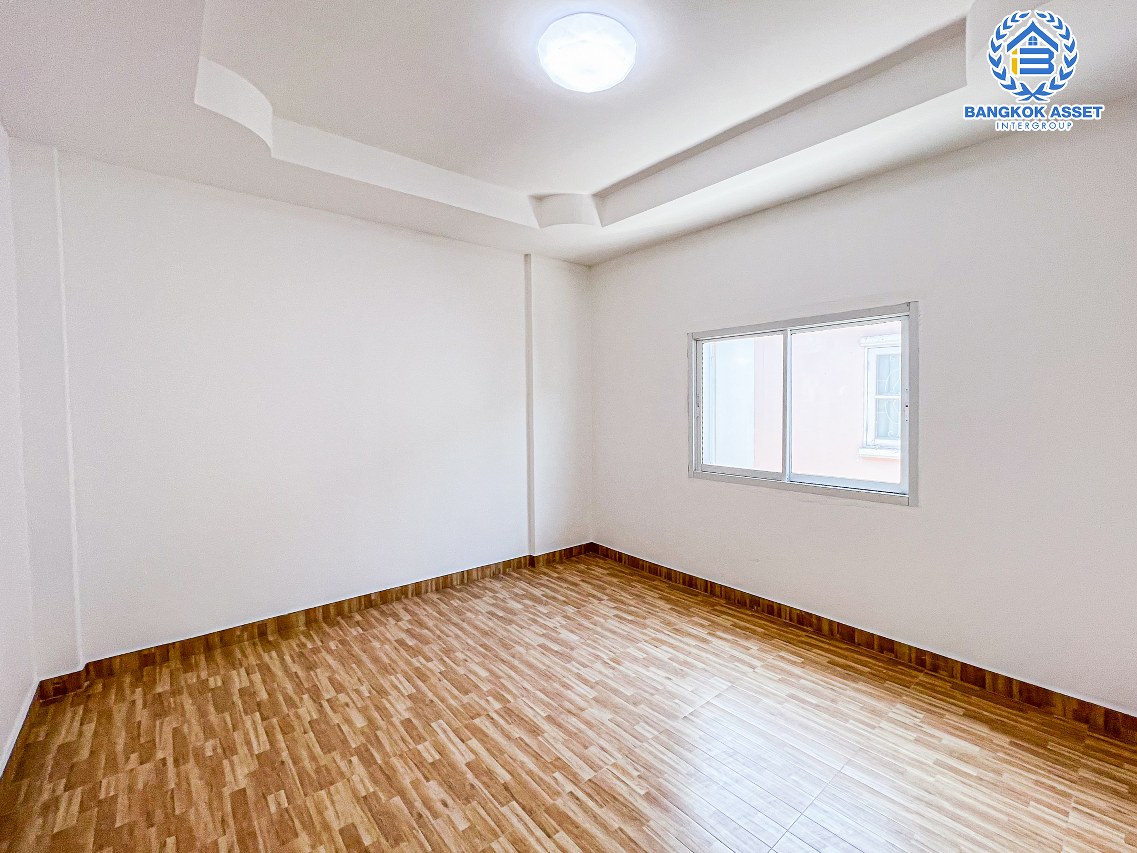 *****ทาวน์เฮ้าส์มือสองกรุงเทพมหานคร โครงการ สุภาวัลย์ หทัยราษฎร์ เนื้อที่ 18 ตร.ว. ฟังก์ชัน 2 ห้องนอน 2 ห้องน้ำ 1 ที่จอดรถ บ้านตกแต่งใหม่ พร้อมเฟอร์นิเจอร์ บนทำเลหน้าโครงการติดหทัยราษฎร์ เชื่อมต่อถนนพระยาสุเรนทร์, ถนนเลียบคลองสอง และถนนรามอินทรา ห้ามพลาด!