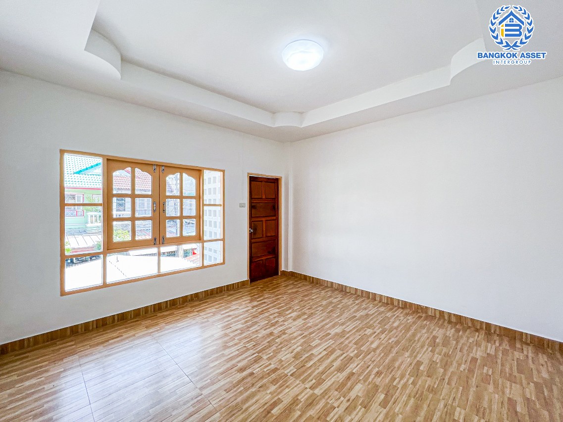 *****ทาวน์เฮ้าส์มือสองกรุงเทพมหานคร โครงการ สุภาวัลย์ หทัยราษฎร์ เนื้อที่ 18 ตร.ว. ฟังก์ชัน 2 ห้องนอน 2 ห้องน้ำ 1 ที่จอดรถ บ้านตกแต่งใหม่ พร้อมเฟอร์นิเจอร์ บนทำเลหน้าโครงการติดหทัยราษฎร์ เชื่อมต่อถนนพระยาสุเรนทร์, ถนนเลียบคลองสอง และถนนรามอินทรา ห้ามพลาด!