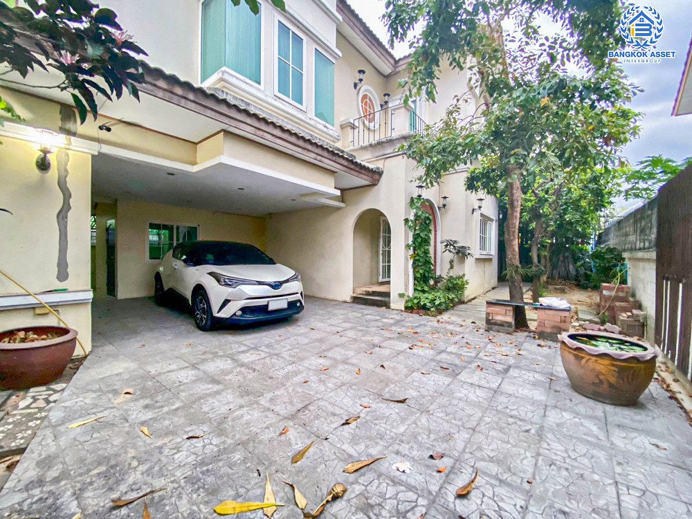 บ้านเดี่ยวมือสอง โครงการ นราวดี พระราม5-นครอินทร์ หลังมุม ราคาสุดพิเศษ เนื้อที่กว้าง 72.10 ตร.ว. ฟังก์ชัน 3 ห้องนอน 3 ห้องน้ำ 2 ที่จอดรถ บ้านสภาพสวย ได้พื้นที่รอบบ้านกว้าง แถมฟรี! เครื่องปรับอากาศ บนทำเลเดินทางง่าย เชื่อมต่อถนนกาญจนาภิเษก, ถนนนครอินทร์, ถนนราชพฤกษ์, ถนนพระราม5