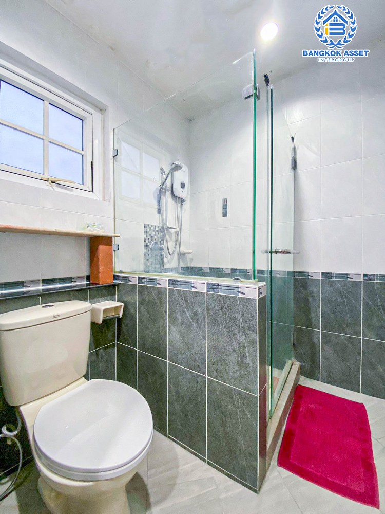 บ้านเดี่ยวมือสอง โครงการ นราวดี พระราม5-นครอินทร์ หลังมุม ราคาสุดพิเศษ เนื้อที่กว้าง 72.10 ตร.ว. ฟังก์ชัน 3 ห้องนอน 3 ห้องน้ำ 2 ที่จอดรถ บ้านสภาพสวย ได้พื้นที่รอบบ้านกว้าง แถมฟรี! เครื่องปรับอากาศ บนทำเลเดินทางง่าย เชื่อมต่อถนนกาญจนาภิเษก, ถนนนครอินทร์, ถนนราชพฤกษ์, ถนนพระราม5