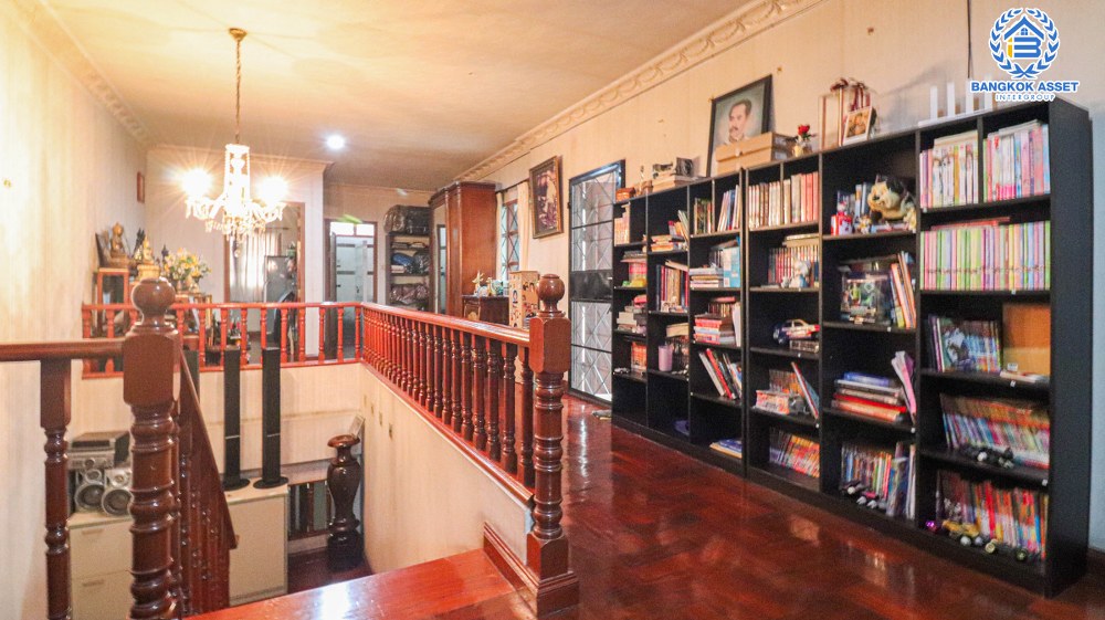 *****บ้านเดี่ยวมือสอง โครงการ ซื่อตรง รัตนาธิเบศร์ เนื้อที่กว้างกว่า 163 ตร.ว. ฟังก์ชัน 7 ห้องนอน 3 ห้องน้ำ 4 ที่จอดรถ บ้านสภาพสวย มีห้องแม่บ้านและห้องน้ำในตัว โครงการบนทำเลดี เชื่อมต่อถนนรัตนาธิเบศร์ ถนนราชพฤกษ์ ถนนสนามบิน ใกล้รถไฟฟ้าสายสีม่วง "สถานีไทรม้า" และจุดขึ้นทางด่วน "งามวงศ์วาน"